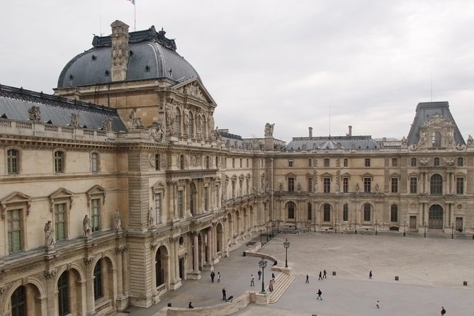 VIP Paris in a Day: Montmartre, Louvre, Île de la Cité, Cruise - Seine River cruise at your pace: views, a snack, and a later-day option