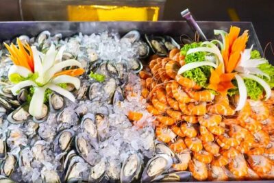 VIVA Alangka River Cruise: Dining & Cabaret Delight - Cabaret and live singers: a fun, performance-first evening