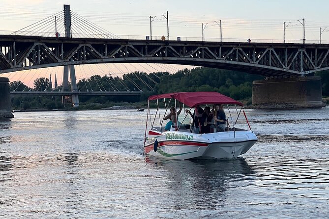 Warsaw: Vistula River Cruise with Your Music & City Views - Copernicus Science Energy and a Museum That Looks Like a Spaceship