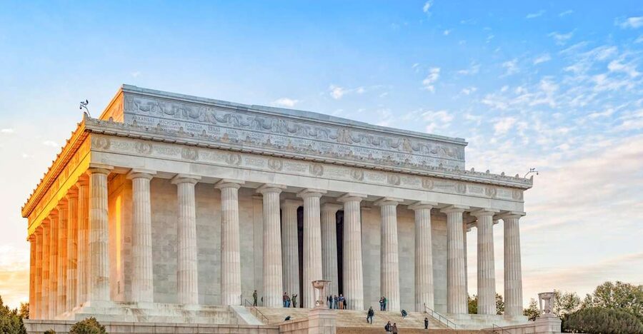 Washington DC: River Cruise & DC City Tour + Entry Ticket - Start at the National Archives: your day’s anchor point