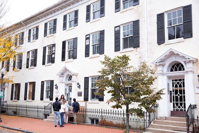 Washington: Potomac River Cruise & Guided Georgetown Walking Tour - Georgetown’s Kennedy trail: Martin’s Tavern and the stories people whisper about