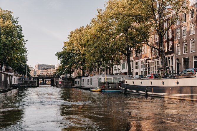 Winter Canal Cruise in Amsterdam - Dutch Snacks and an Open Bar That’s Included (Not Added)