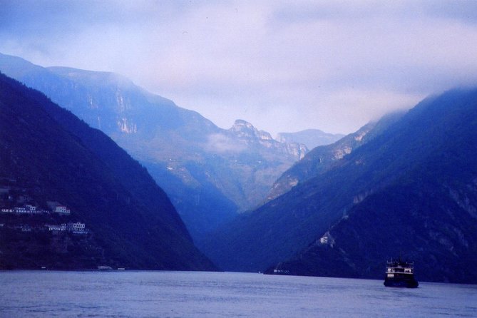 Yangtze River Cruise from Chongqing to Yichang Downstream in 4 Days 3 Nights - Price and what you’re really paying for