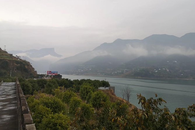 Yangtze River Cruise from Chongqing to Yichang Downstream in 4 Days 3 Nights - Fengdu County: a ghost-city themed day with real variety