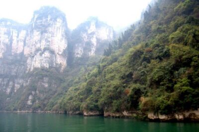 Yangtze River Cruise from Yichang to Chongqing Upstream in 5 Days 4 Nights - Getting to Maoping Wharf: the 7:00 pm start you need to plan around