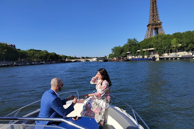 Your Private boat Captain Guide Explore Historical Paris - Notre-Dame de Paris from the Water: Timing, Scale, and Craft
