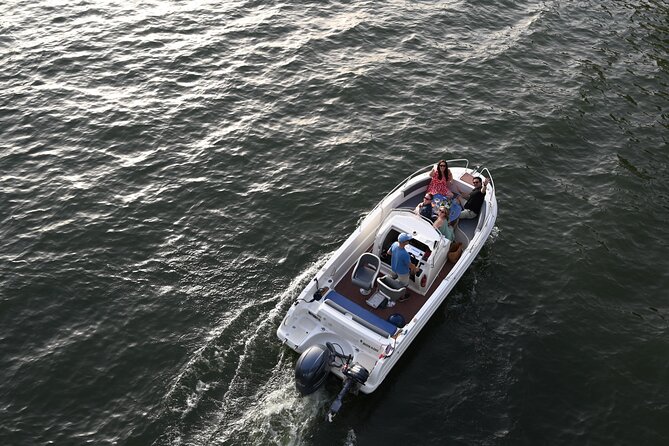 Your Private boat Captain Guide Explore Historical Paris - What’s Included, What to Bring, and How to Maximize Photos