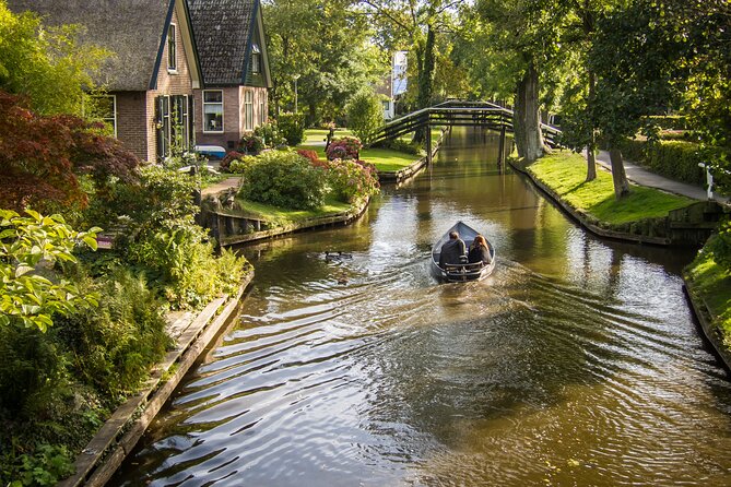 Zaanse Schans Giethoorn Private Tour from Amsterdam Canal Cruise - Optional Private Boat Upgrade in Giethoorn