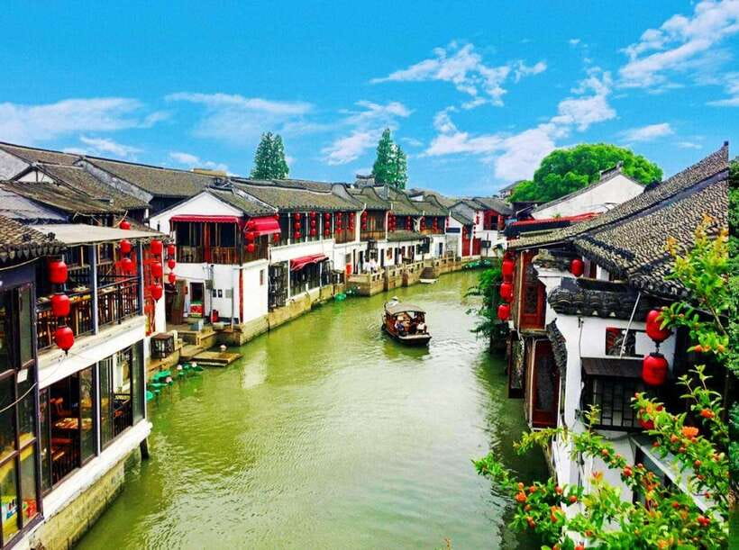 Zhujiajiao Water Town Private Tour with Night River Cruise - Water markets and street arts: what to look for with a guide